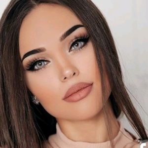 Meet your Posher, Janis